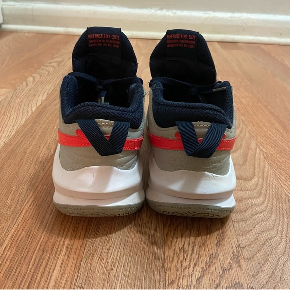 Nike Boys Team Hustle D 10 SE CZ4179-001 - Picture 4 of 8